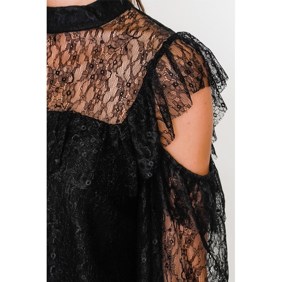 ✨Restock✨ Lace Ruffle Cold Shoulder Blouse Top - Picture 4 of 8